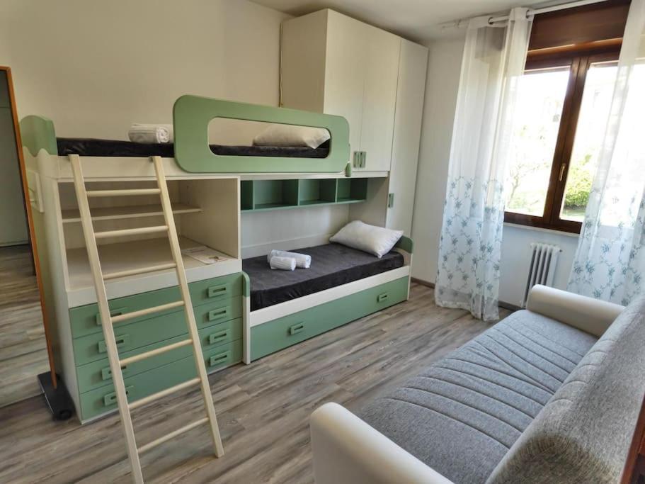 Апартаменты Welcome House Desenzano Center Дезенцано-дель-Гарда Экстерьер фото
